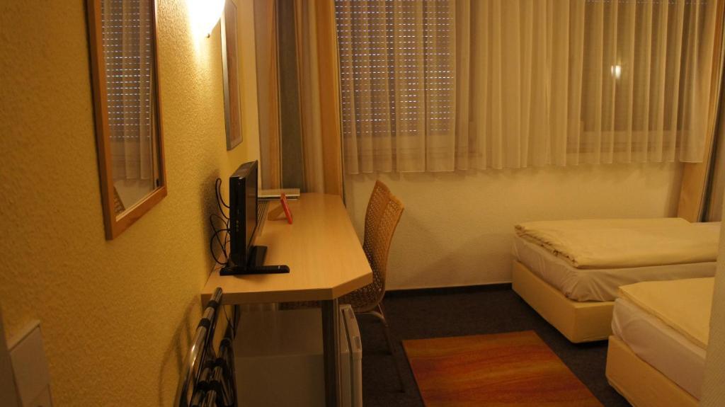 Hotel Jägerhof Wiesbaden Rum bild